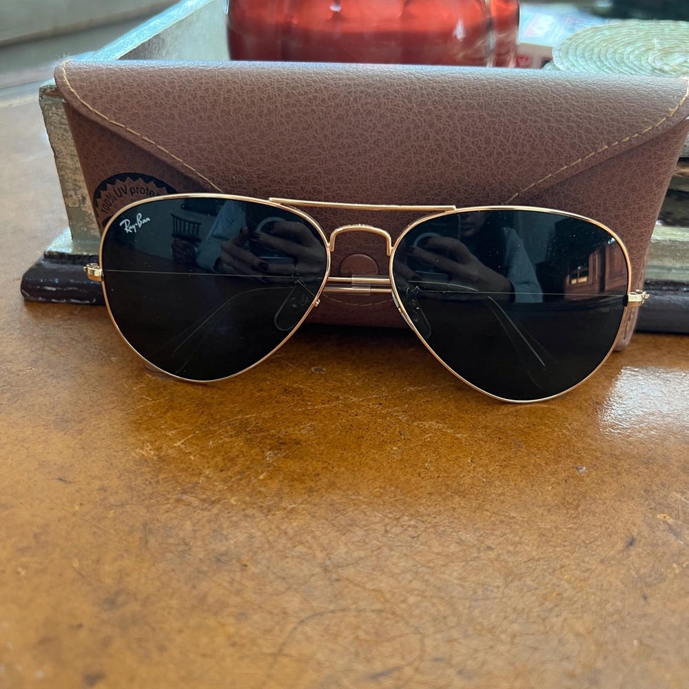 Ray-Ban RB3025 aviator classic with gold frame